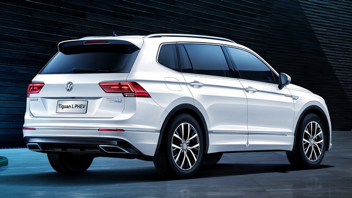 White Volkswagen Tiguan L PHEV SUV