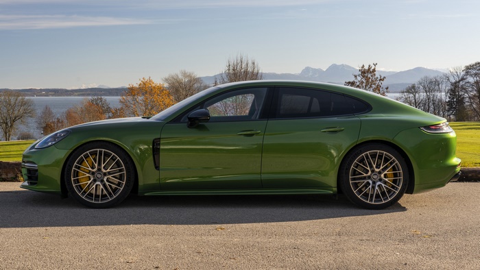 Green Porsche Panamera 4S SportDesign Package