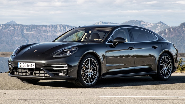 Black 2020 Porsche Panamera Turbo S E-Hybrid Executive