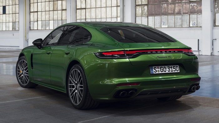 Green 2020 Porsche Panamera 4S SportDesign Package