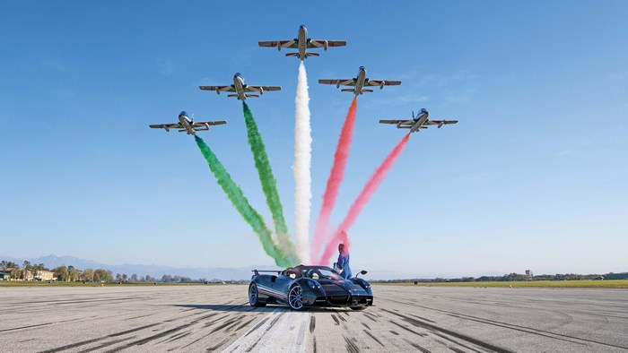 Pagani Huayra with Italian Air Force jets performing aerobatics