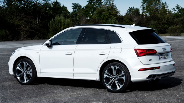 White 2019 Audi Q5 55 TFSI Plug-In Hybrid S Line SUV