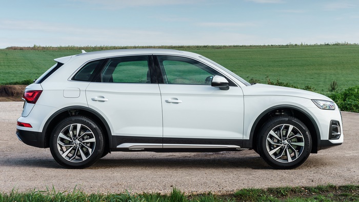 White 2020 Audi Q5 40 TDI SUV parked outdoors