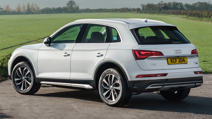 White Audi Q5 40 TDI parked on a road