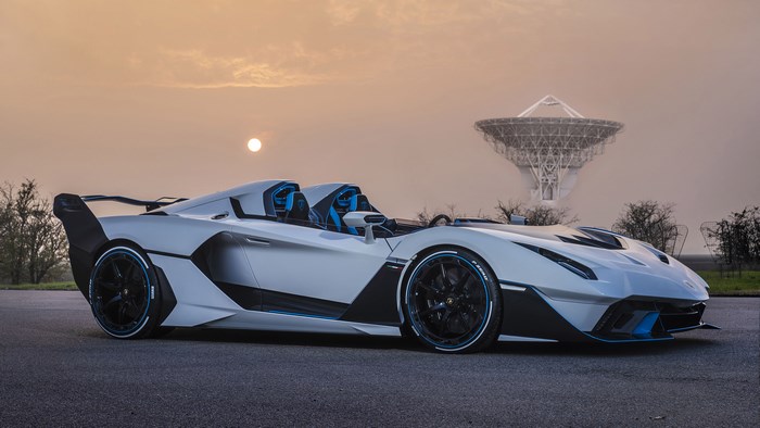 Lamborghini SC20 4K white sports car