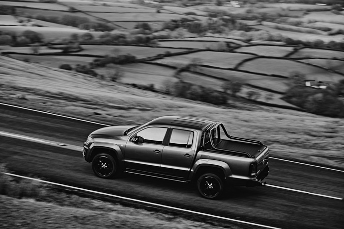 Volkswagen Amarok 4K Black and White Pickup