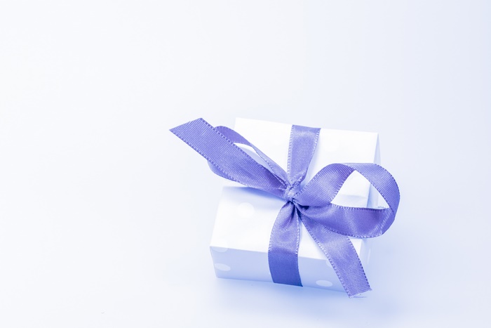 Gift box with purple ribbon 4K