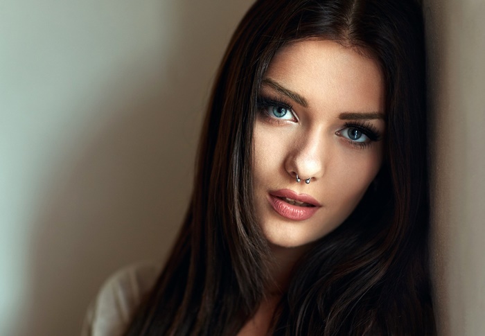 Veronika Ožanová with blue eyes and septum piercing