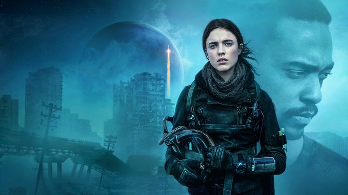 Margaret Qualley in a post-apocalyptic city
