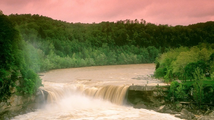 Cumberland Falls at Cumberland State Park in Kentucky