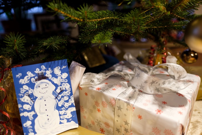 Christmas tree with gifts and snowman drawing