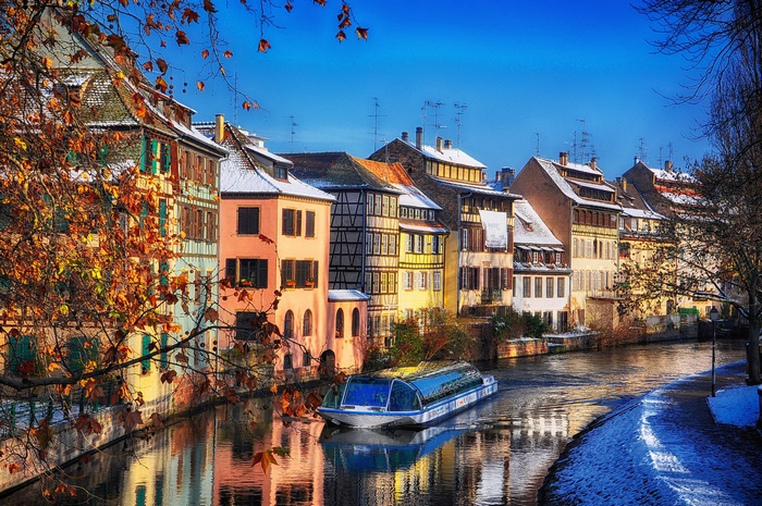 Strasbourg Canal Boat Tour in Winter
