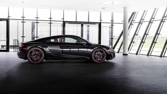 Black Audi R8 RWD 4K
