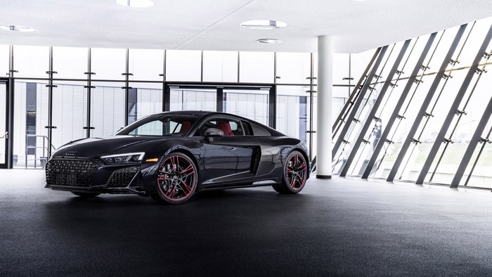 Black Audi R8 RWD 4K
