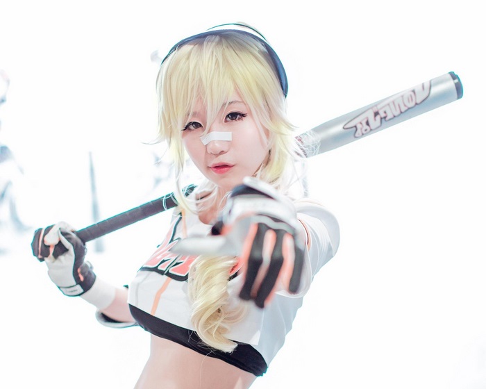 Cosplayer with baseball bat from HeroWarz