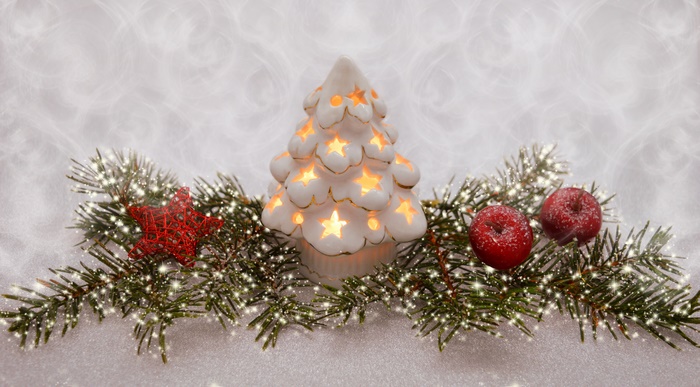 Christmas tree decoration with pine branches and apples