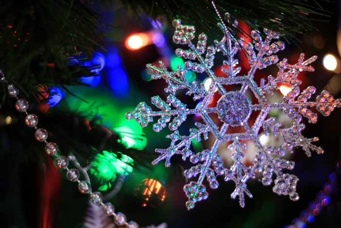 Christmas snowflake decoration with bokeh lights