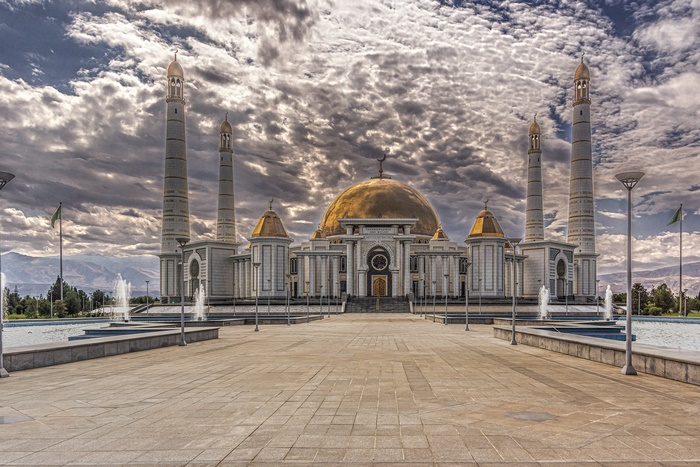 Türkmenbaşy Ruhy Mosque in Ashgabat, Turkmenistan