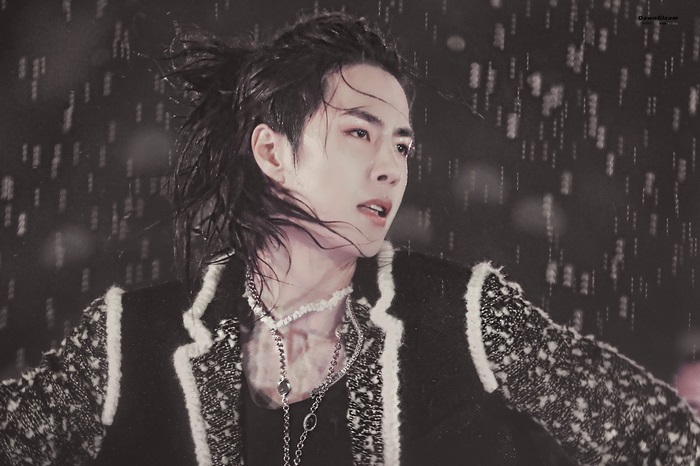 Wang Yibo in the rain