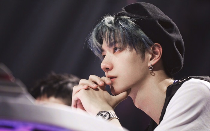 Wang Yibo wearing a black beret
