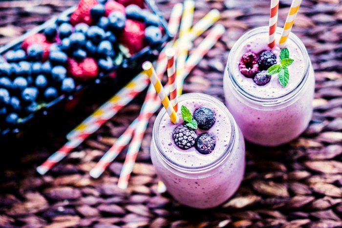 Berry Smoothie in Mason Jars with Fresh Berries