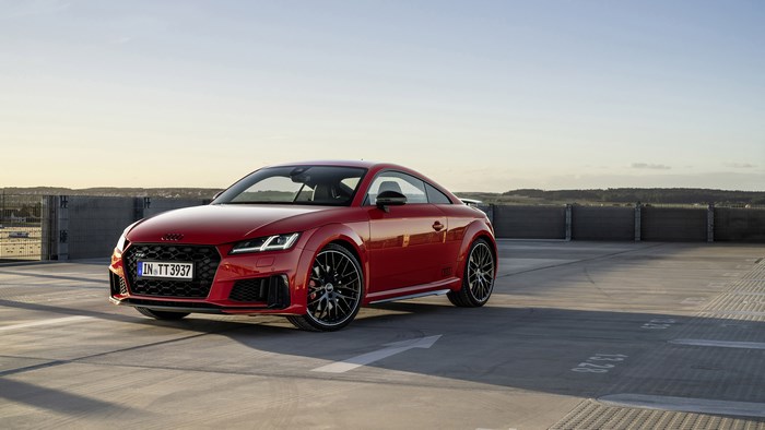 Red Audi TT RS Competition Plus 4K