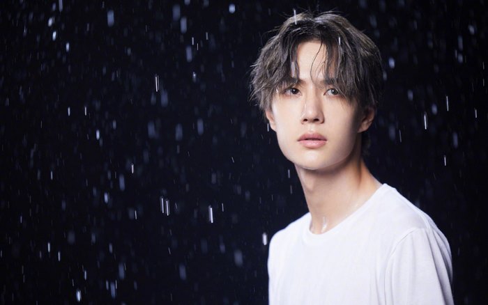 Wang Yibo in the rain