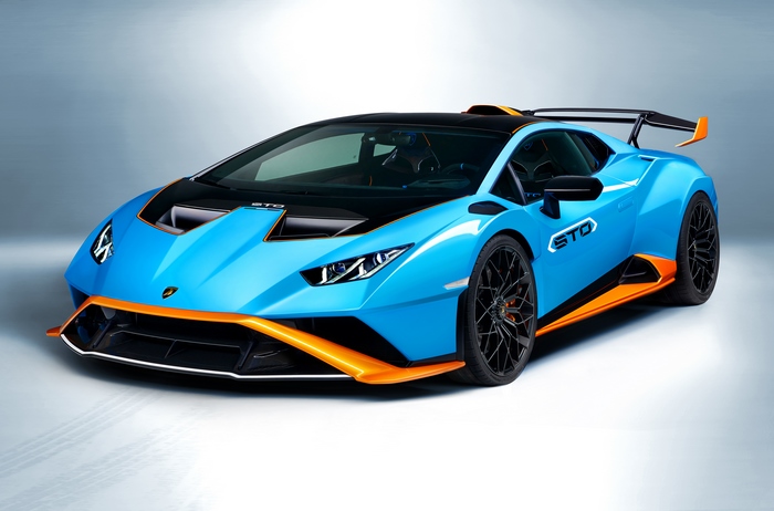 Blue Lamborghini Huracan STO 4K