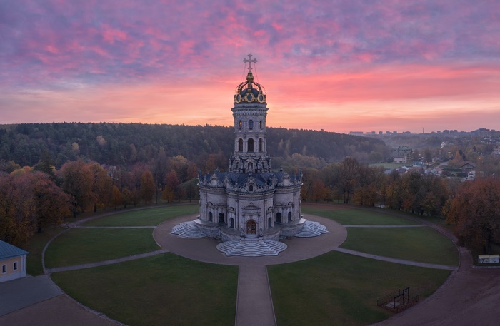 Church of the Sign of the Most Holy Theotokos in Dubrovitsy, Russia