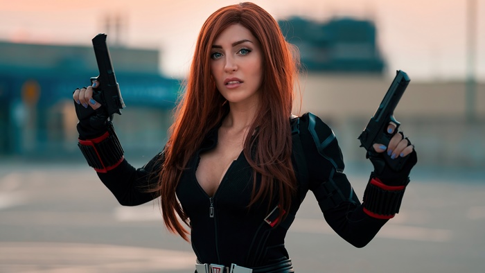 Black Widow cosplay with two pistols