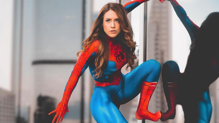 Spidergirl Cosplay 4K