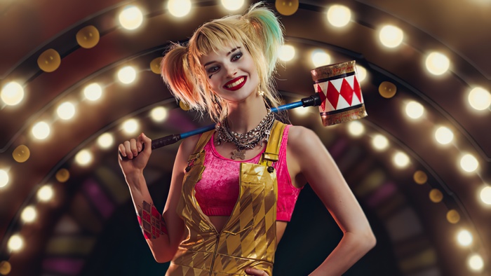 Harley Quinn with a hammer