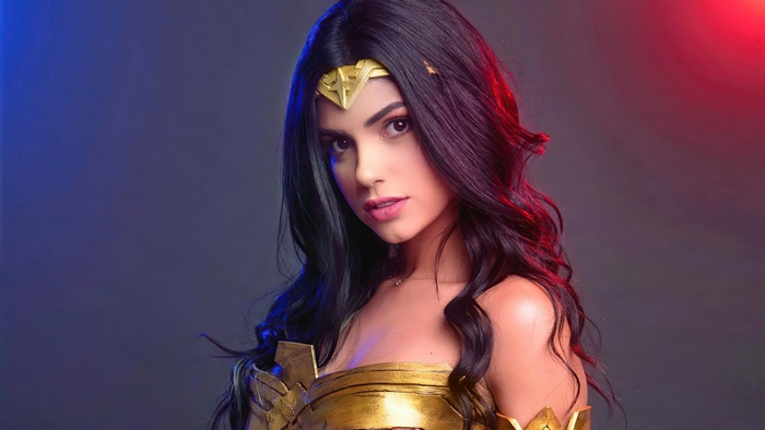 Wonder Woman cosplay in 4K
