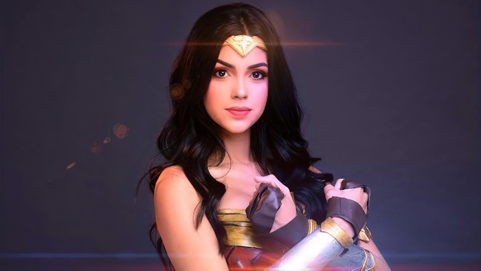 Wonder Woman cosplay 4K