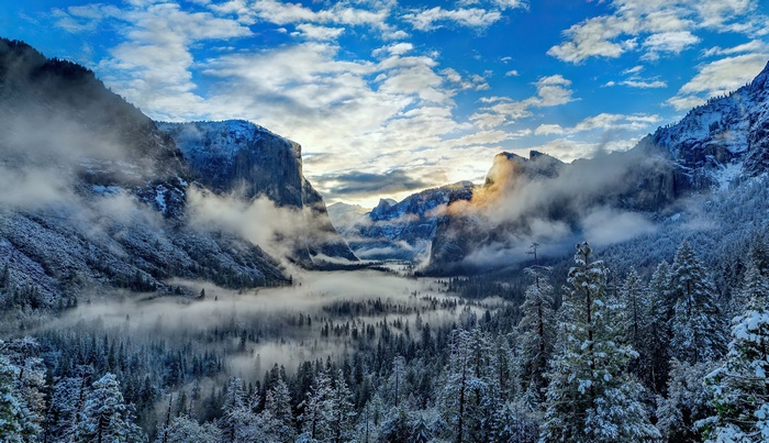 Wintery Yosemite Valley with Fog and Snow
