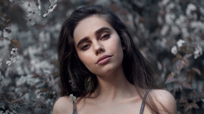 Model with flowers