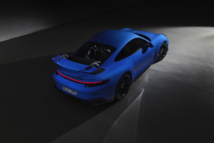Blue Porsche 911 GT3 4K