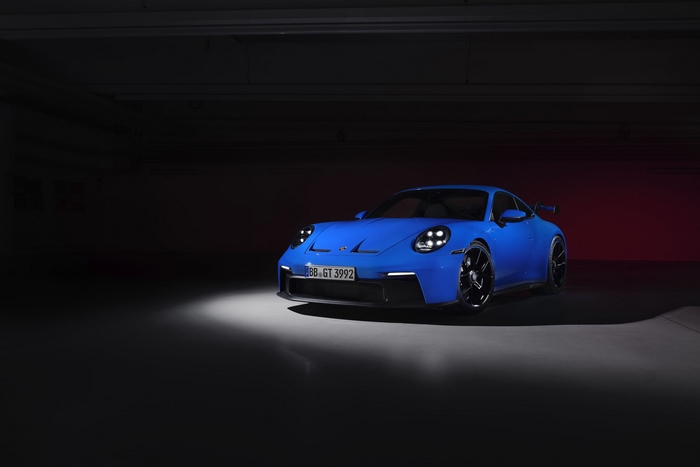 Blue Porsche 911 GT3 4K