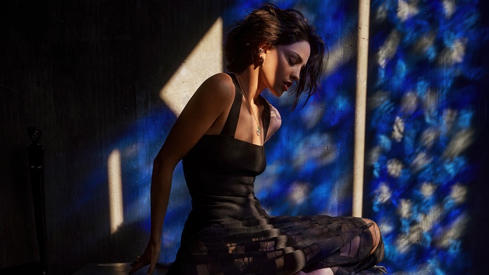 Eiza Gonzalez in black dress