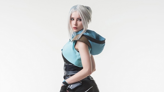 Jett from Valorant cosplay