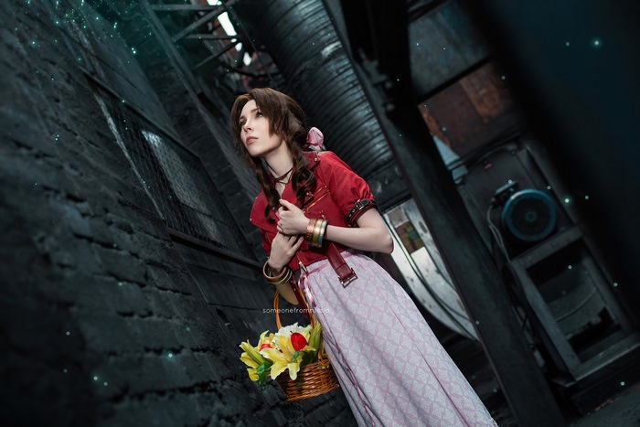 Aerith Gainsborough from Final Fantasy cosplay