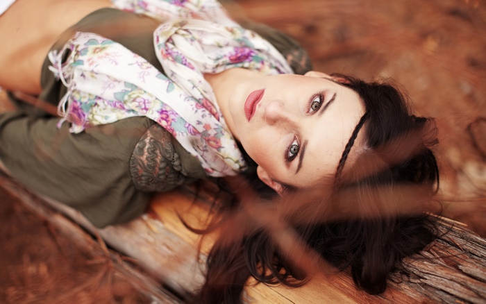 Model with striking eyes in 4K