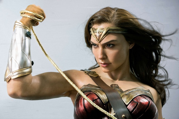 Wonder Woman holding the Lasso of Truth