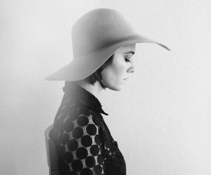 Mary Elizabeth Winstead wearing a hat and polka dot shirt