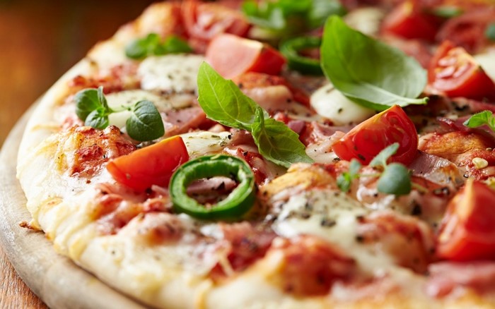 Fresh Italian Pizza with Mozzarella and Prosciutto