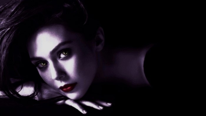 Elizabeth Olsen as Scarlet Witch in darkness