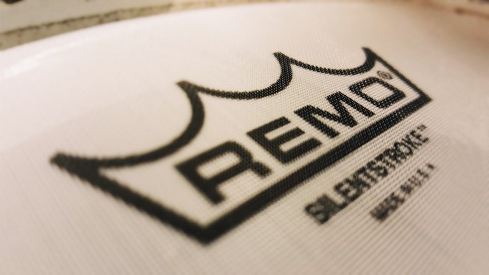 Remo Silentstroke drumhead logo