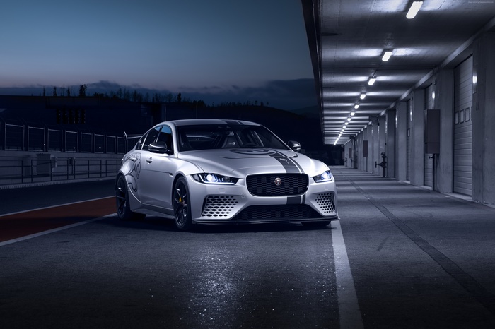 Jaguar XE SV Project 8 4K