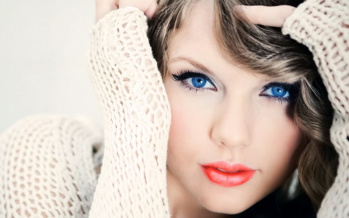 Taylor Swift Close-Up Portrait with Blue Eyes