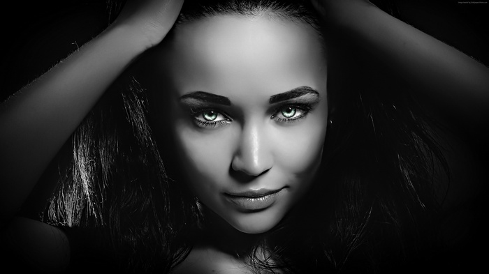 4K Portrait of a Woman with Green Eyes